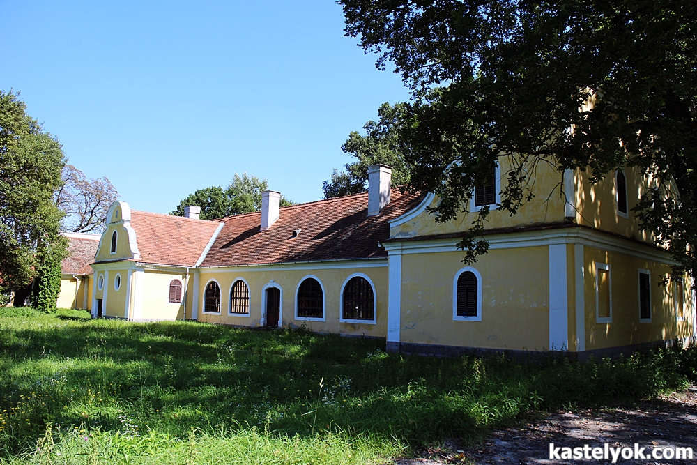 Pongrácz-kúria - Csombárd Pongrácz-kúria - Csombárd - KASTELYOK.COM