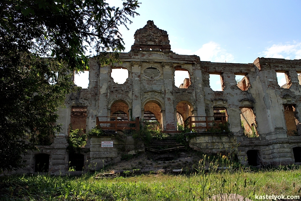 Széchenyi-Wenckheim kastély - Póstelek - KASTELYOK.COM