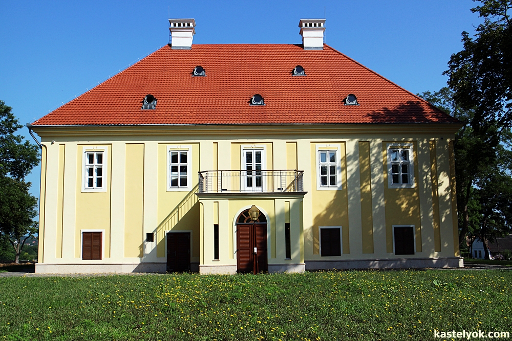 Széchenyi-kastély - Kőröshegy Széchenyi-kastély - Kőröshegy - KASTELYOK.COM