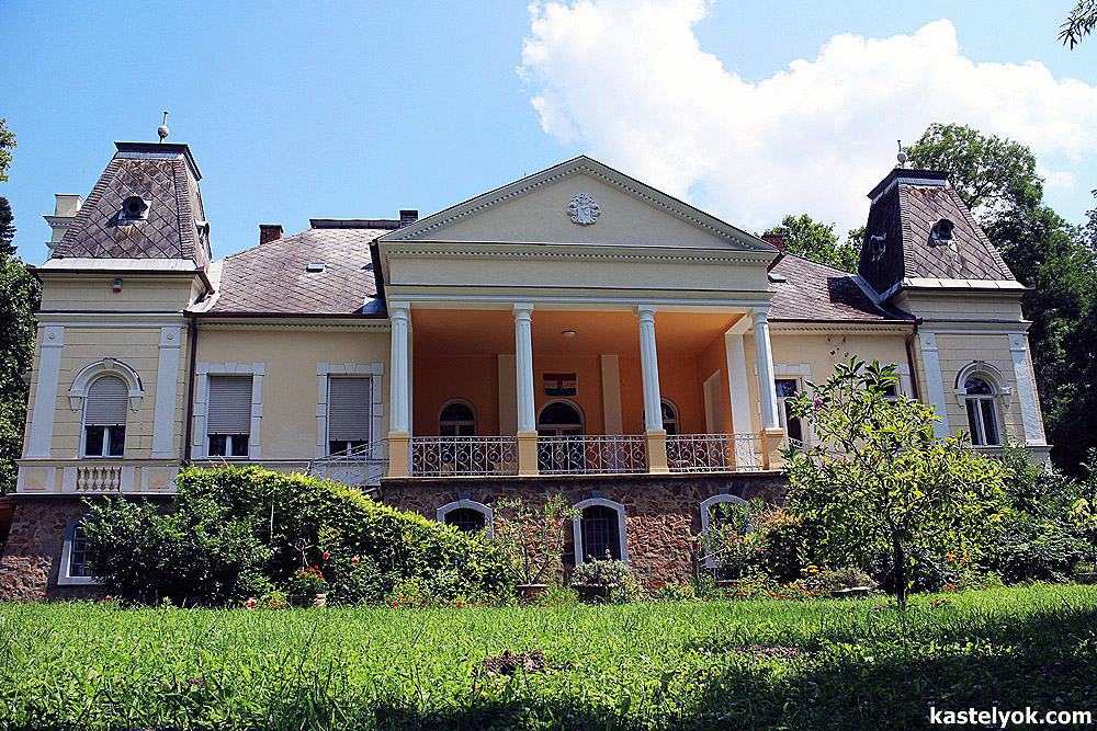 Ágoston-Madách kastély - Balatonboglár (Szőlőskislak) Ágoston-Madách kastély - Balatonboglár (Szőlőskislak) - KASTELYOK.COM