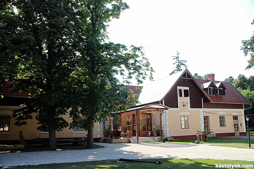Kárász-vadászkastély - Bélmegyer Kárász-vadászkastély - Bélmegyer - KASTELYOK.COM
