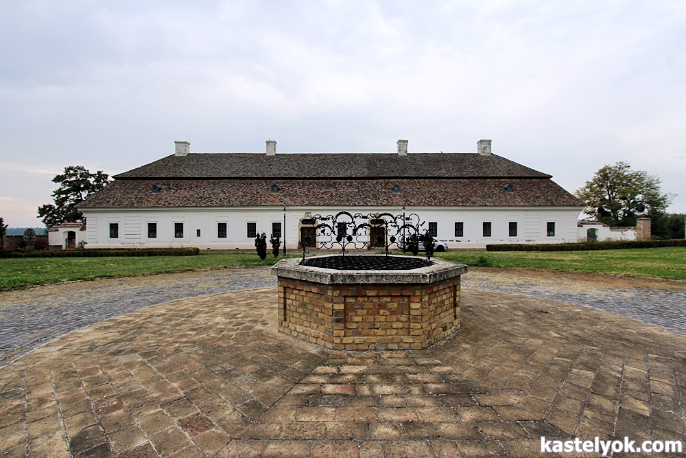 Vrancsics-kastély (Kiskastély) - Alsóbogátpuszta Vrancsics-kastély (Kiskastély) - Alsóbogátpuszta - KASTELYOK.COM