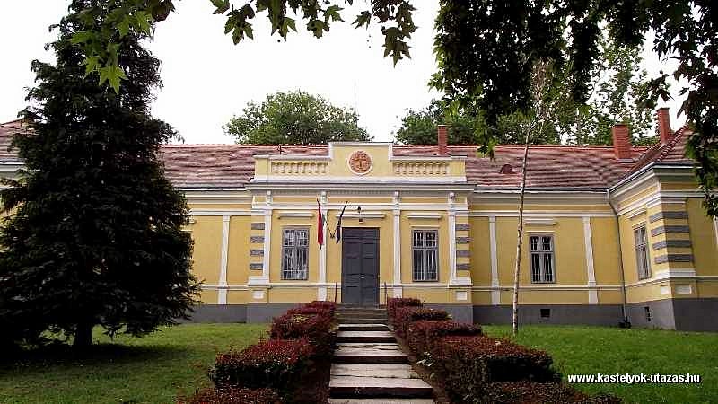 Fekete-kastély - Szabás Fekete-kastély - Szabás - KASTELYOK.COM