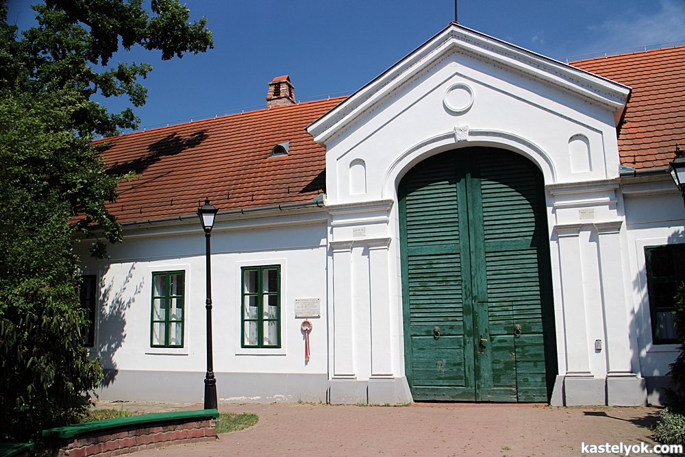 Wenckheim-Merán kastély - Kőrösladány Wenckheim-Merán kastély - Kőrösladány - KASTELYOK.COM