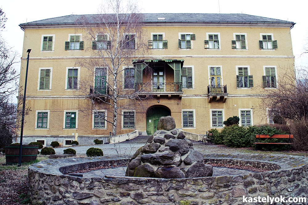 Eszterházy Püspöki-kastély - Hejce Eszterházy Püspöki-kastély - Hejce - KASTELYOK.COM