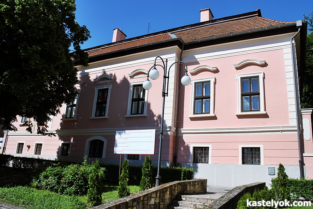 Waldbott-kastély - Sátoraljaújhely Waldbott-kastély - Sátoraljaújhely - KASTELYOK.COM
