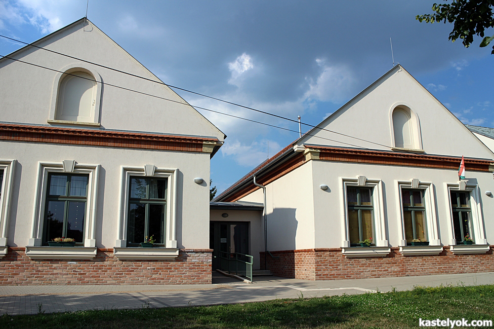 Csáky-Hunyady kastély - Szikszó Csáky-Hunyady kastély - Szikszó - KASTELYOK.COM