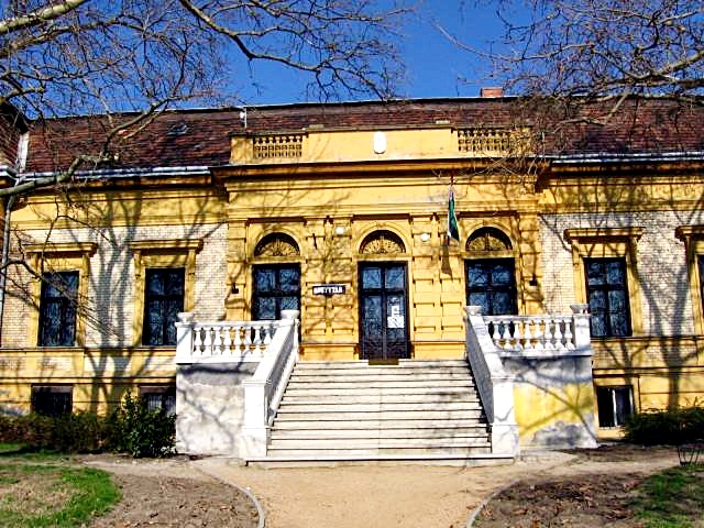 Meszleny-Wenckheim kastély - Velence - KASTELYOK.COM