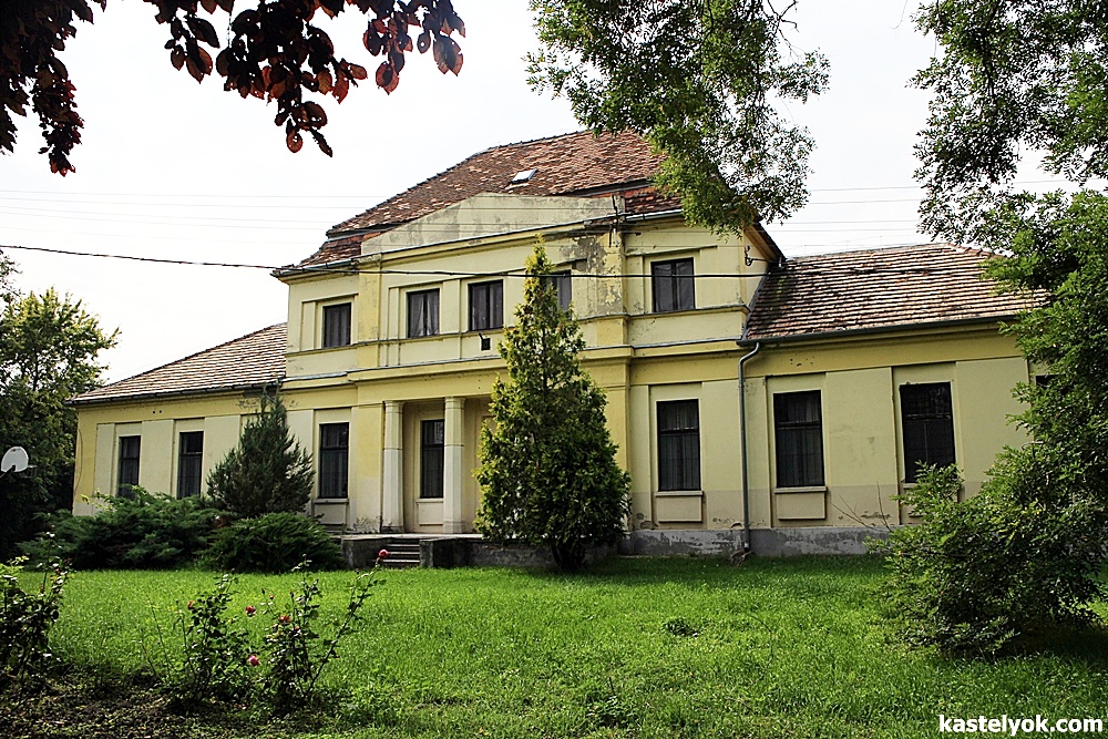Fould-Springer-Wooster kastély - Pusztaszabolcs Fould-Springer-Wooster kastély - Pusztaszabolcs - KASTELYOK.COM