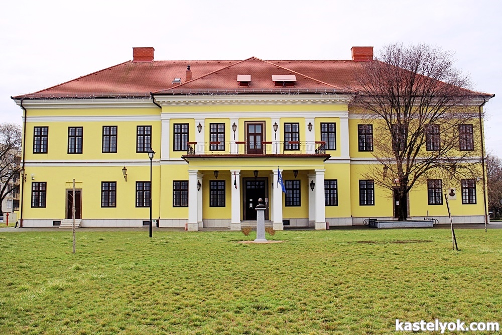Semsey-kastély - Balmazújváros Semsey-kastély - Balmazújváros - KASTELYOK.COM