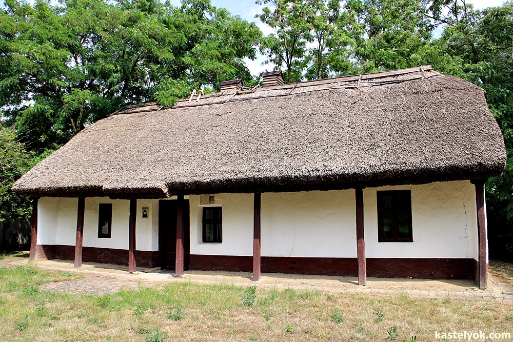 Bessenyei-kúria - Bakonszeg - KASTELYOK.COM