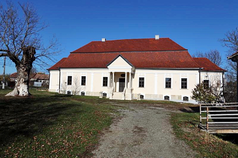 Zichy-kastély - Vajdaszentivány (Voivodeni) Zichy-kastély - Vajdaszentivány (Voivodeni) - KASTELYOK.COM