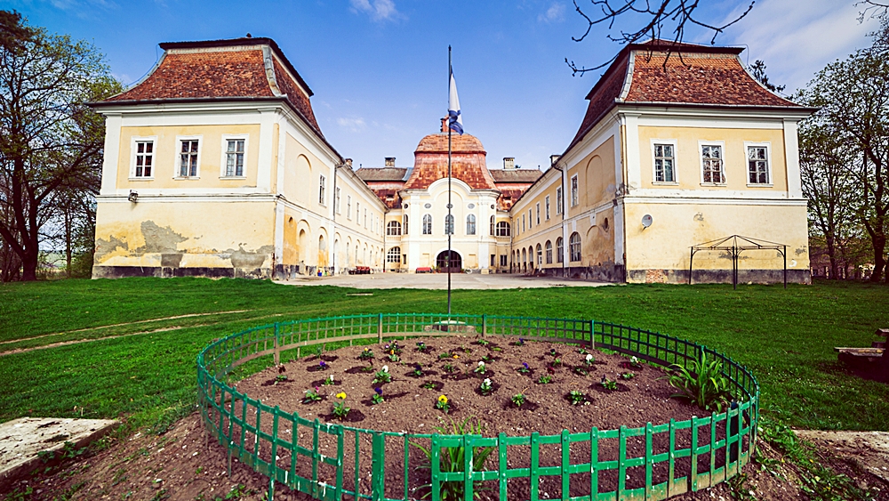 Teleki-kastély - Gernyeszeg (Gornești) Teleki-kastély - Gernyeszeg (Gornești) - KASTELYOK.COM