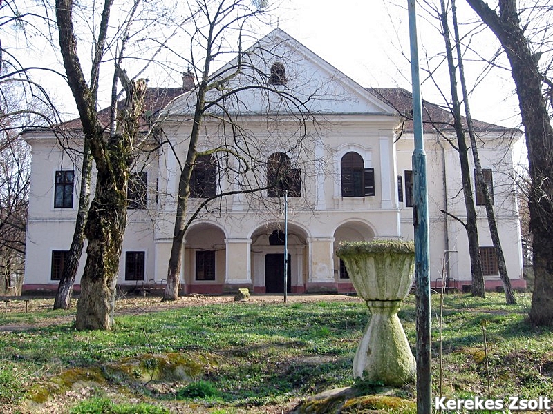 Vécsey-kastély - Sárközújlak (Livada Mică) Vécsey-kastély - Sárközújlak (Livada Mică) - KASTELYOK.COM