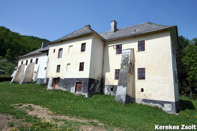 Apafi-kastély - Rónaszék (Coștiui) Apafi-kastély - Rónaszék (Coștiui) - KASTELYOK.COM