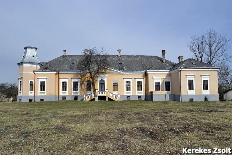 Berenczei Kováts-kúria - Sándorhomok (Nisipeni) Berenczei Kováts-kúria - Sándorhomok (Nisipeni) - KASTELYOK.COM