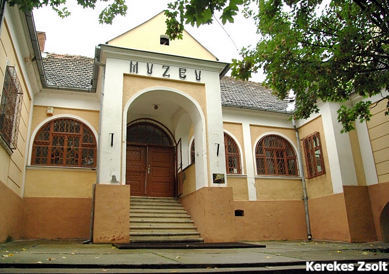 Cserey-Fischer kastély - Tasnád (Tășnad) Cserey-Fischer kastély - Tasnád (Tășnad) - KASTELYOK.COM