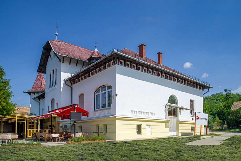 Pekáry-kastély - Pécel Pekáry-kastély - Pécel - KASTELYOK.COM