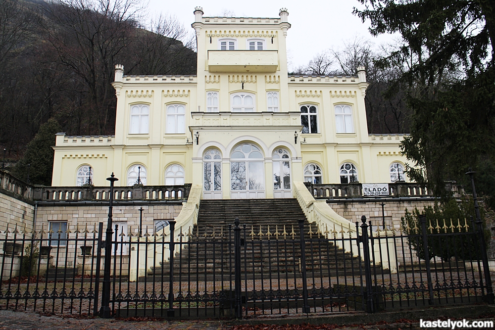 Pálfy-kastély - Visegrád Pálfy-kastély - Visegrád - KASTELYOK.COM