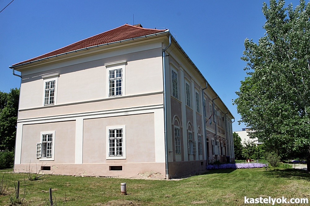 Magyary-Kossa kastély - Gyönk Magyary-Kossa kastély - Gyönk - KASTELYOK.COM