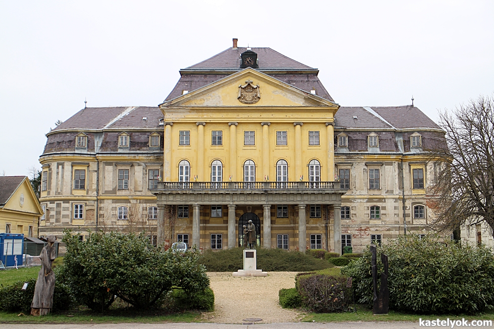 Batthyány-Strattmann kastély - Körmend Batthyány-Strattmann kastély - Körmend - KASTELYOK.COM