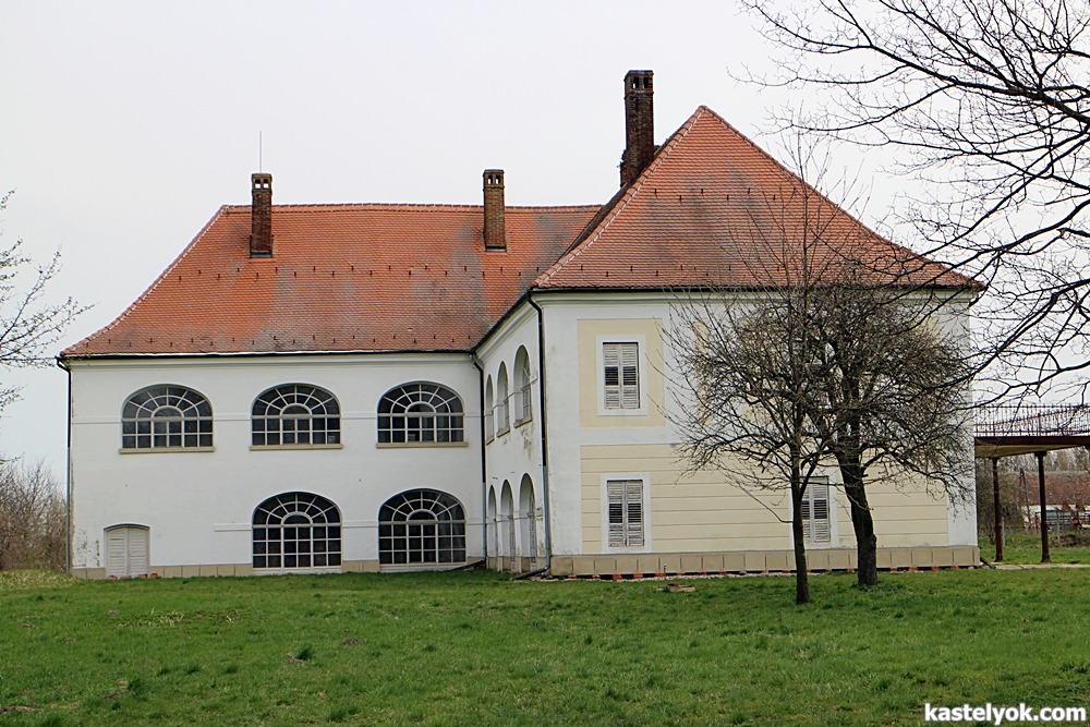 Nádasdy-kastély - Sorkifalud Nádasdy-kastély - Sorkifalud - KASTELYOK.COM