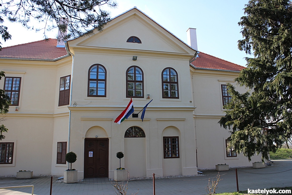 Ostffy-kastély - Ostffyasszonyfa Ostffy-kastély - Ostffyasszonyfa - KASTELYOK.COM