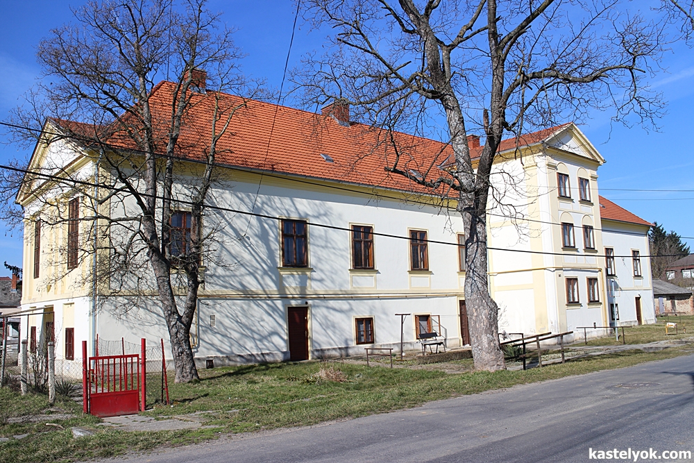 Erdődy-kastély - Táplánszentkereszt Erdődy-kastély - Táplánszentkereszt - KASTELYOK.COM