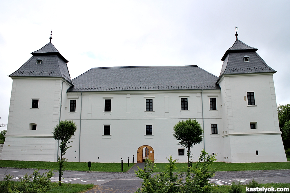 Nádasdy-Várkastély - Egervár Nádasdy-Várkastély - Egervár - KASTELYOK.COM