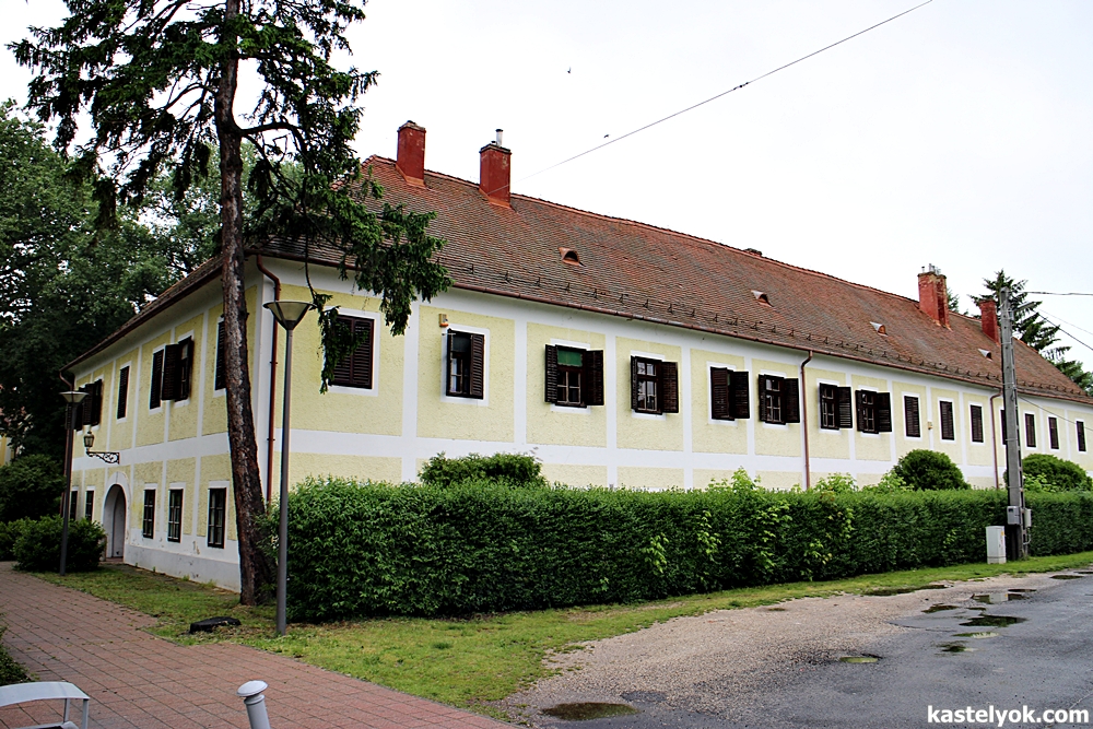 Kiskastély - Zalaszentgrót Kiskastély - Zalaszentgrót - KASTELYOK.COM