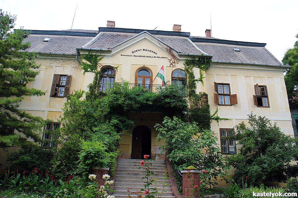 Széchenyi-kastély - Balatonfüred Széchenyi-kastély - Balatonfüred - KASTELYOK.COM