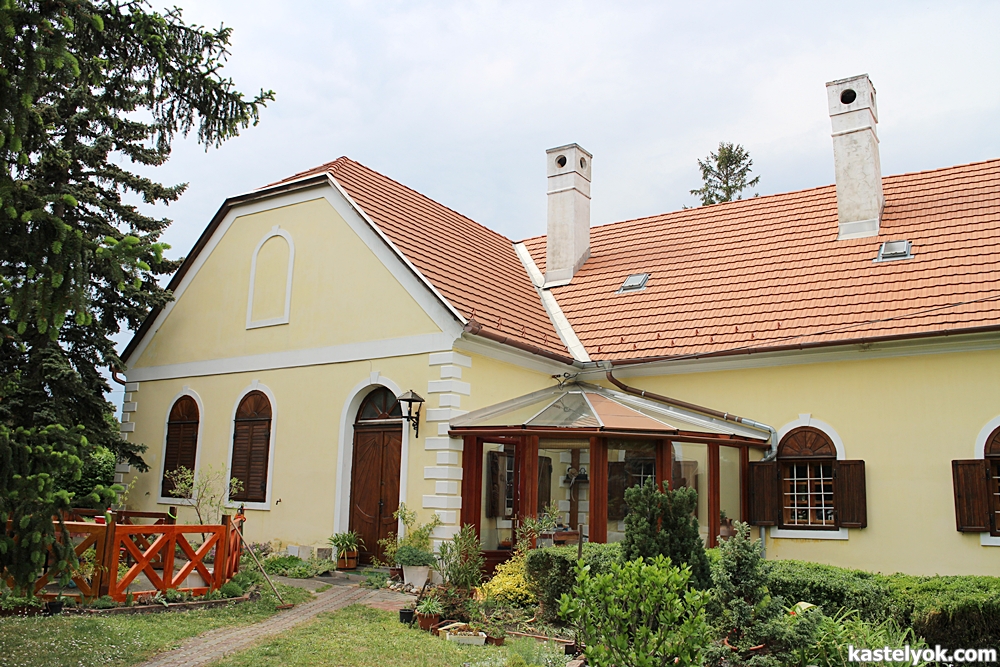 Osztenhuber-kúria - Csabrendek Osztenhuber-kúria - Csabrendek - KASTELYOK.COM