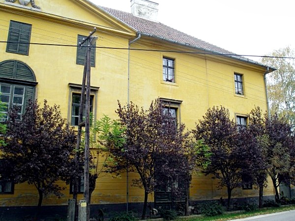 Somogyi-kastély - Pápakovácsi Somogyi-kastély - Pápakovácsi - KASTELYOK.COM