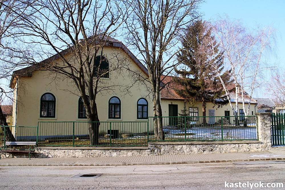 Prónay-kastély - Zalahaláp Prónay-kastély - Zalahaláp - KASTELYOK.COM